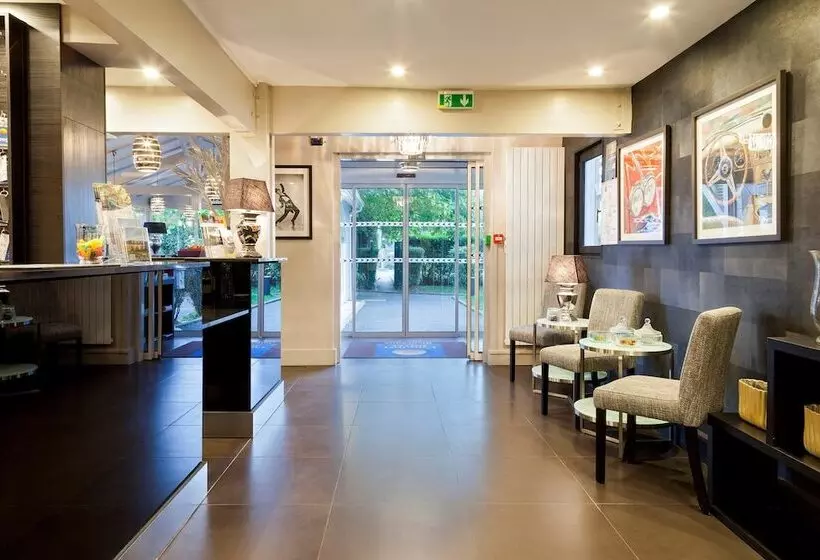 Отель Acadie Les Ulis