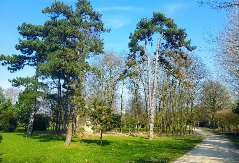 هتل Balladins Vigneux