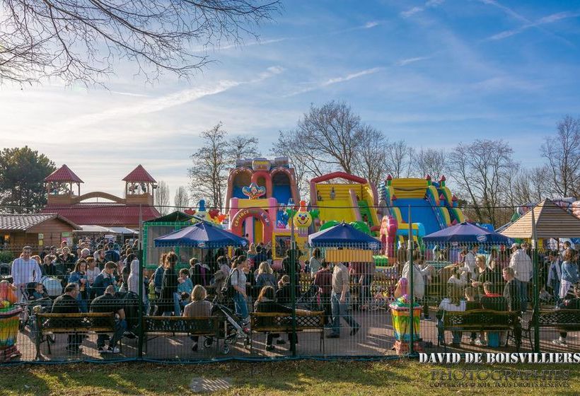 هتل Balladins Vigneux