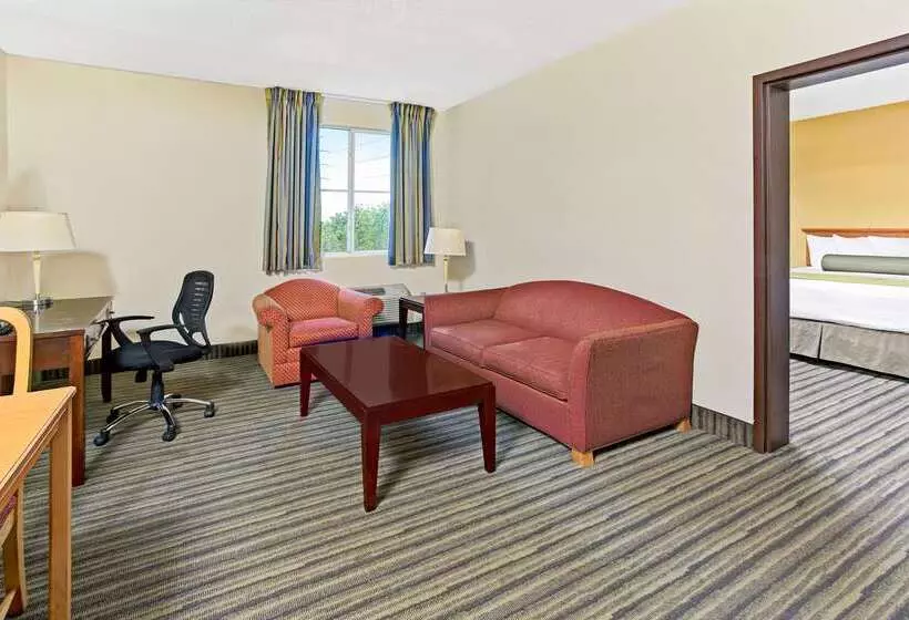 Hotel Spark By Hilton Miami Doral