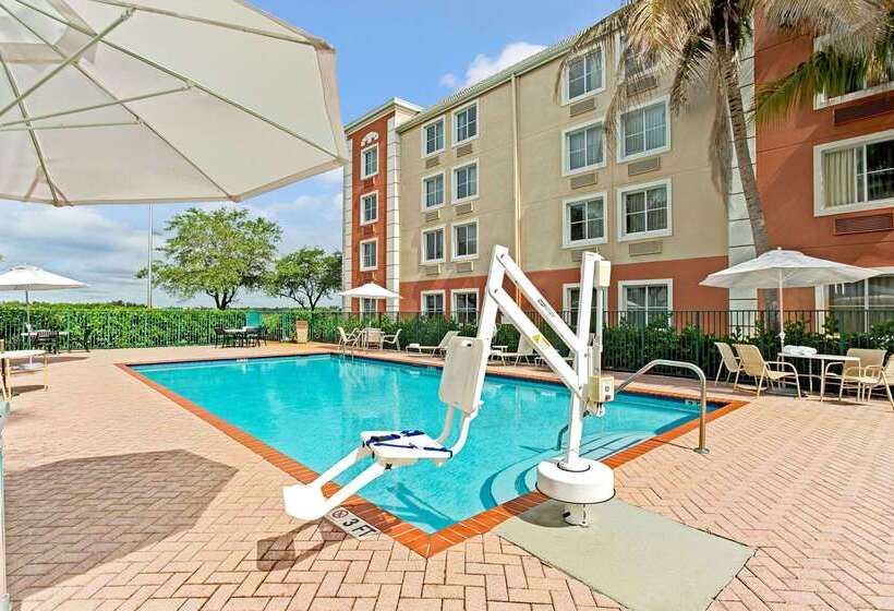 בית מלון כפרי Spark By Hilton Miami Doral