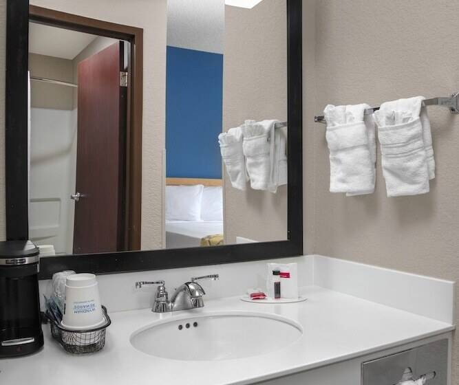 בית מלון כפרי Spark By Hilton Miami Doral