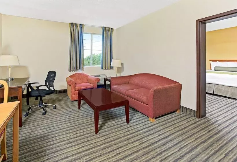 Hotel Spark By Hilton Miami Doral