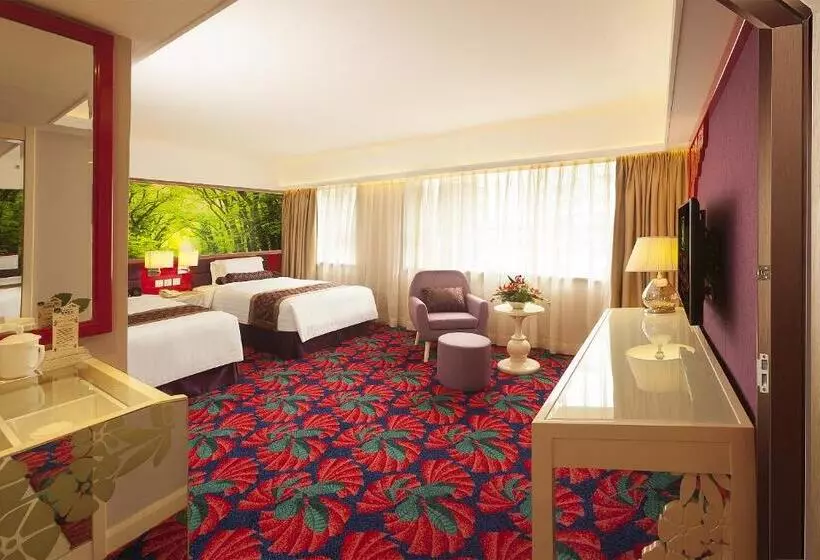 هتل Beverly Plaza