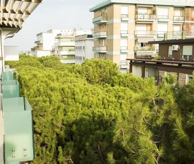 هتل Calypso Rimini Marina Centro