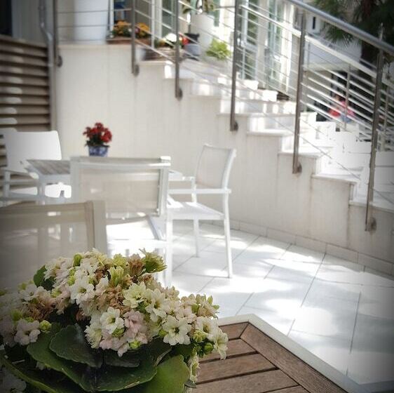 هتل Calypso Rimini Marina Centro