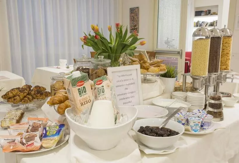 هتل Calypso Rimini Marina Centro