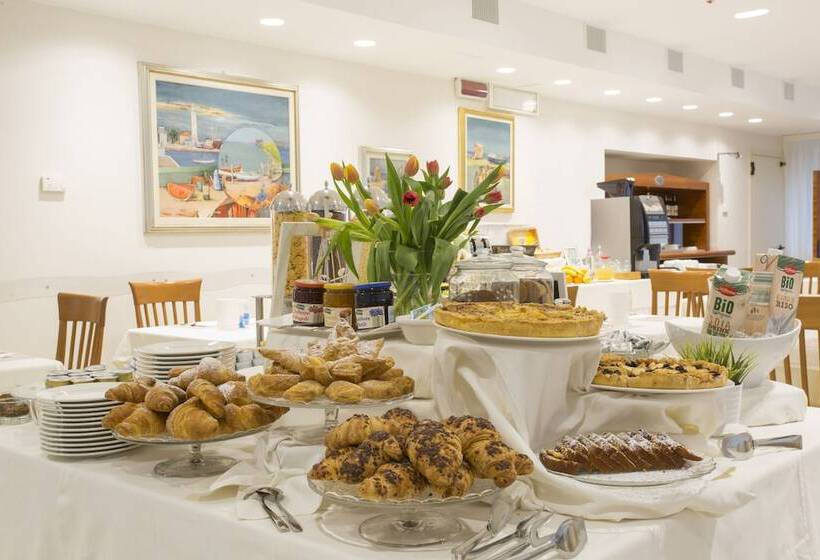 هتل Calypso Rimini Marina Centro