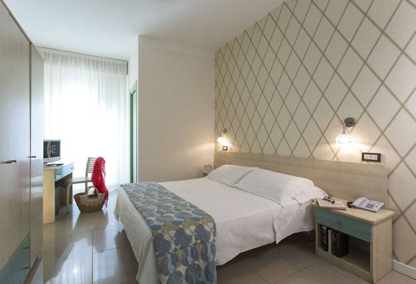 هتل Calypso Rimini Marina Centro