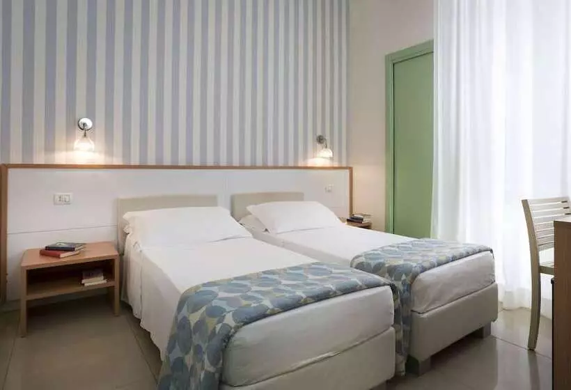 هتل Calypso Rimini Marina Centro