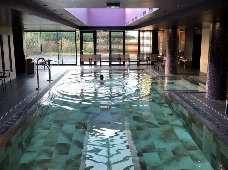 Отель Chateau De Villierslemahieu