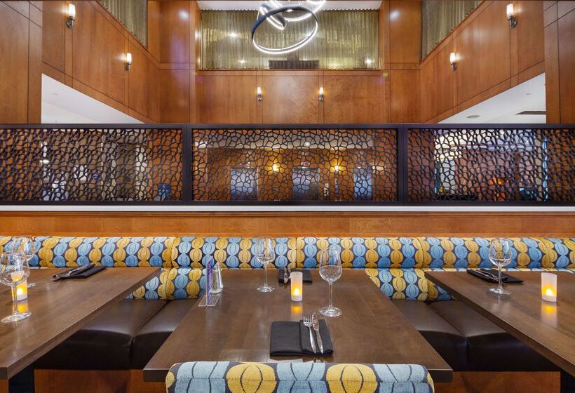 فندق Hilton Garden Inn Montreal Centre Ville