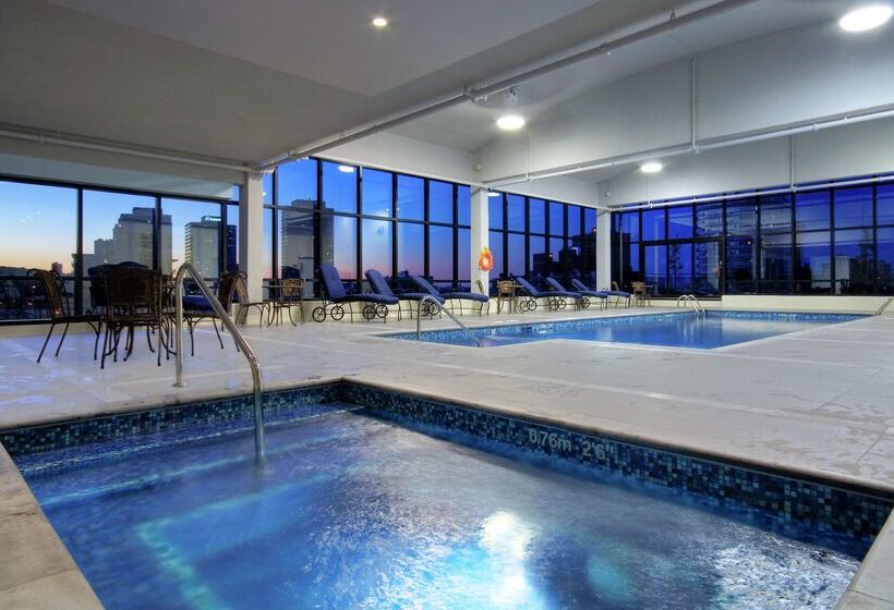 فندق Hilton Garden Inn Montreal Centre Ville