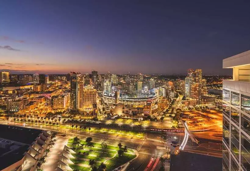 هتل Hilton San Diego Bayfront