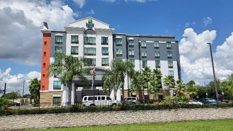 هتل Holiday Inn Express International Drive, An Ihg