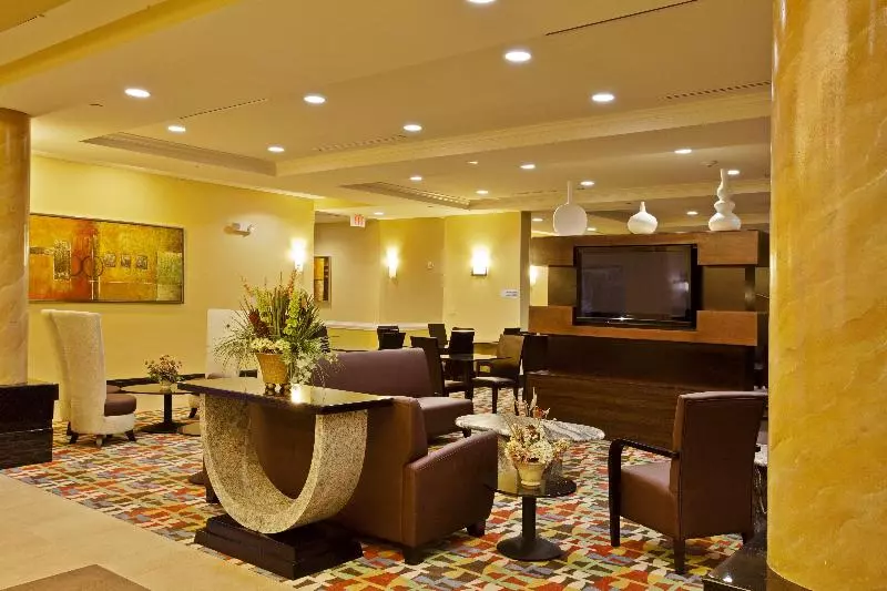 هتل Holiday Inn Express International Drive, An Ihg