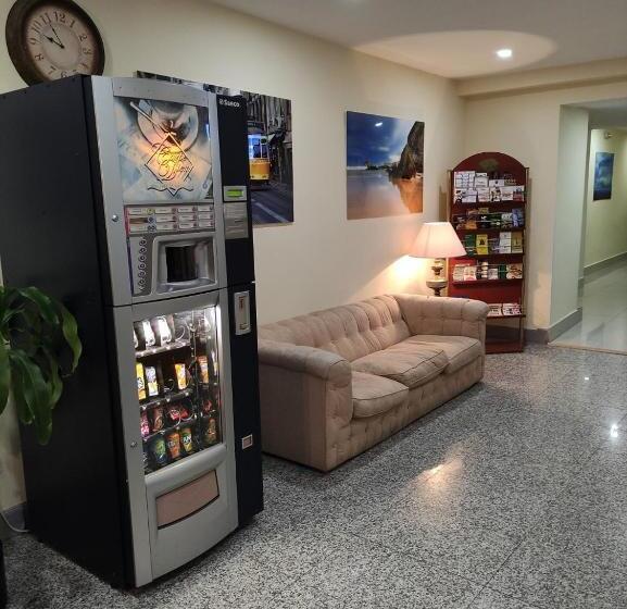 هتل Hostal Moncloa