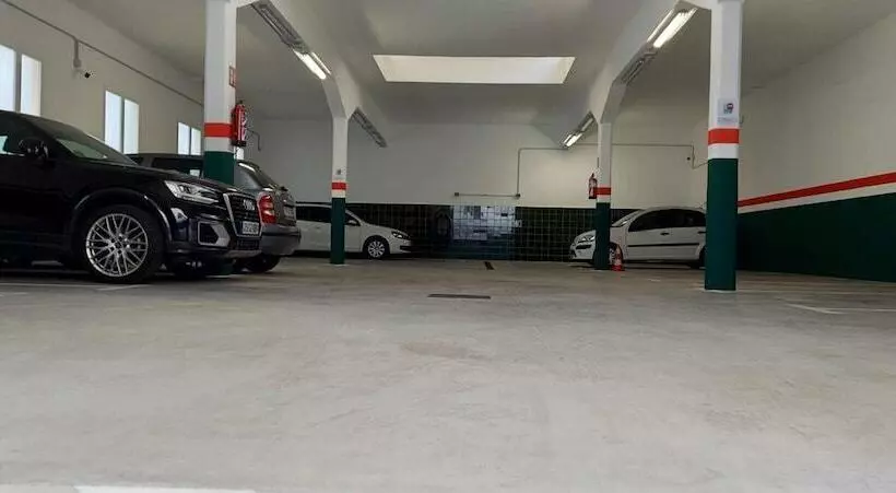 هتل Hostal Moncloa