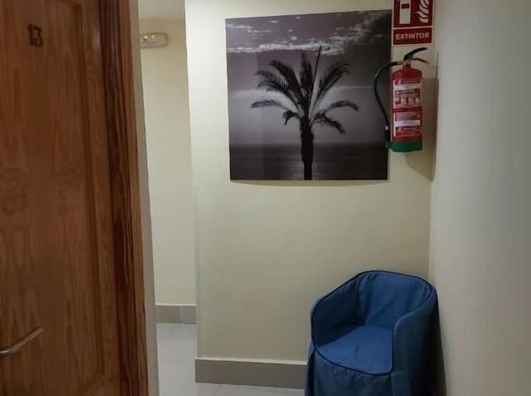 هتل Hostal Moncloa