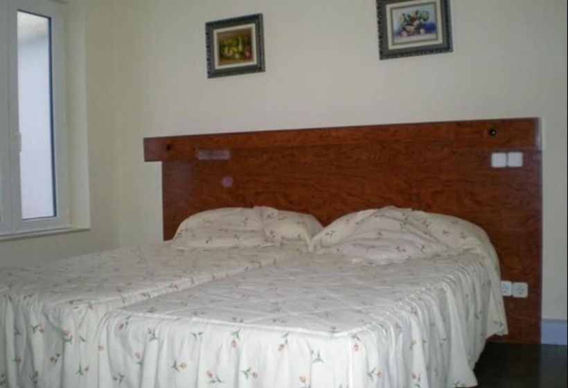 هتل Hostal Moncloa