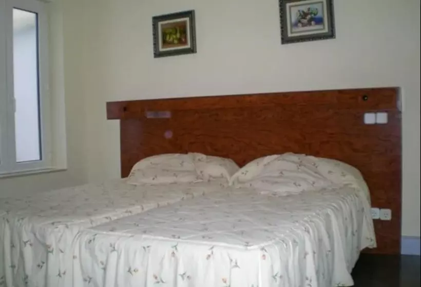 هتل Hostal Moncloa