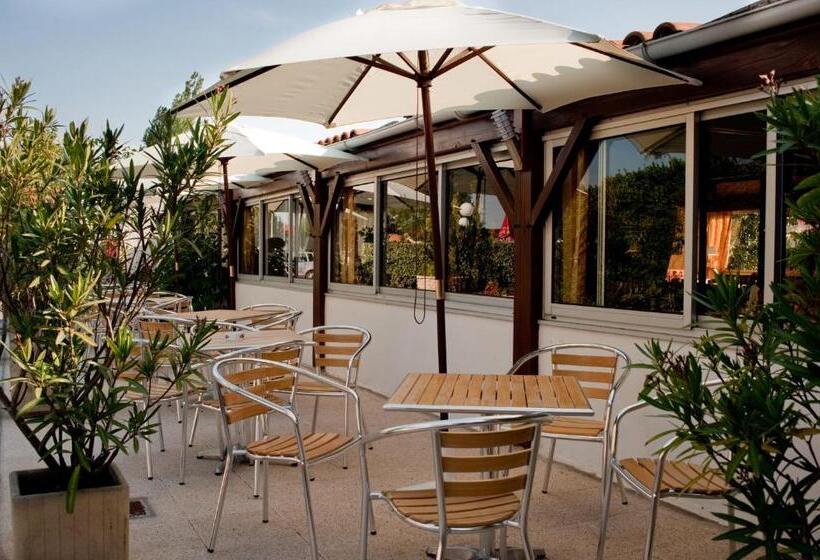 Hotelli Hôtel L Hermitage