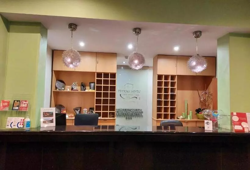 هتل Petrus