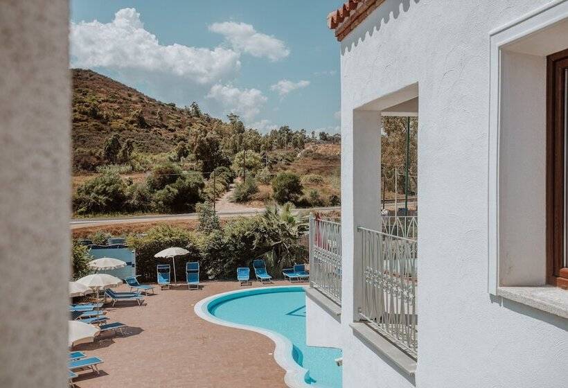 Отель Resort Fior Di Sardegna