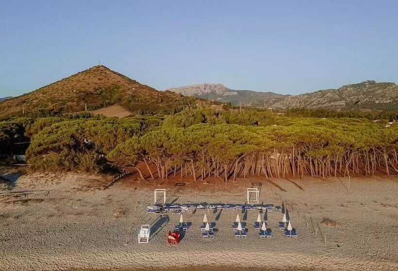 هتل Resort Fior Di Sardegna