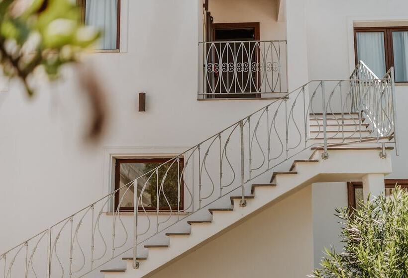 Отель Resort Fior Di Sardegna