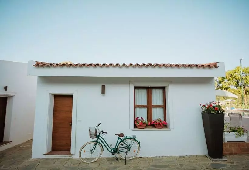 هتل Resort Fior Di Sardegna