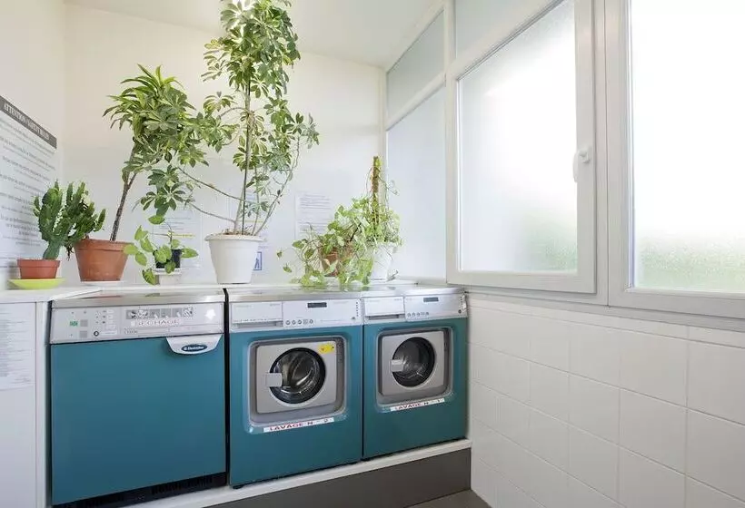 Отель Séjours & Affaires Clermont Ferrand Park Republique