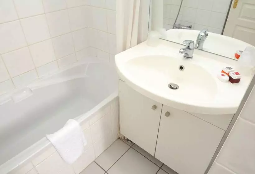 Отель Séjours & Affaires Clermont Ferrand Park Republique