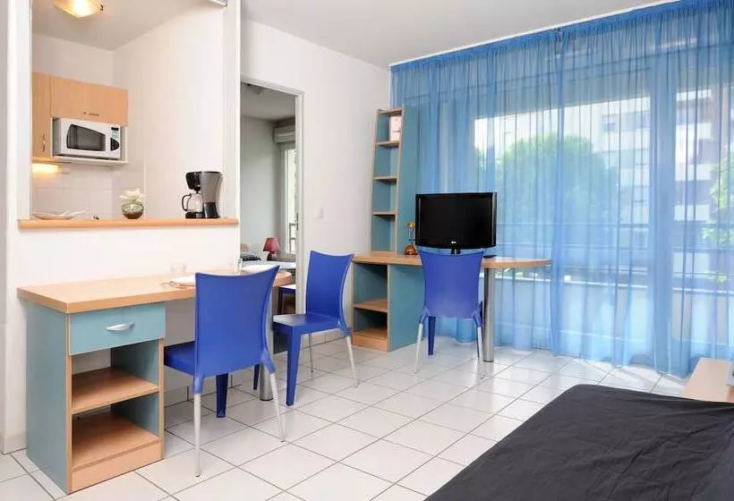 Отель Séjours & Affaires Clermont Ferrand Park Republique