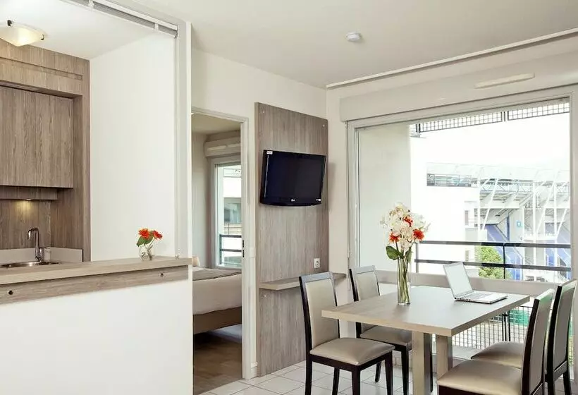 Отель Séjours & Affaires Clermont Ferrand Park Republique