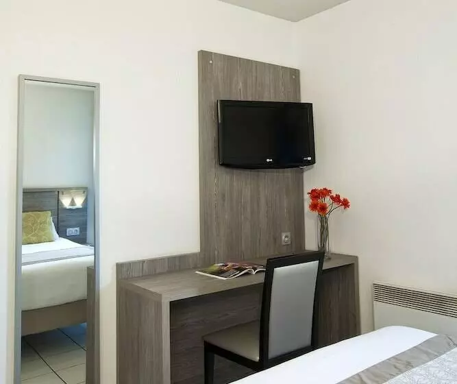 Отель Séjours & Affaires Clermont Ferrand Park Republique