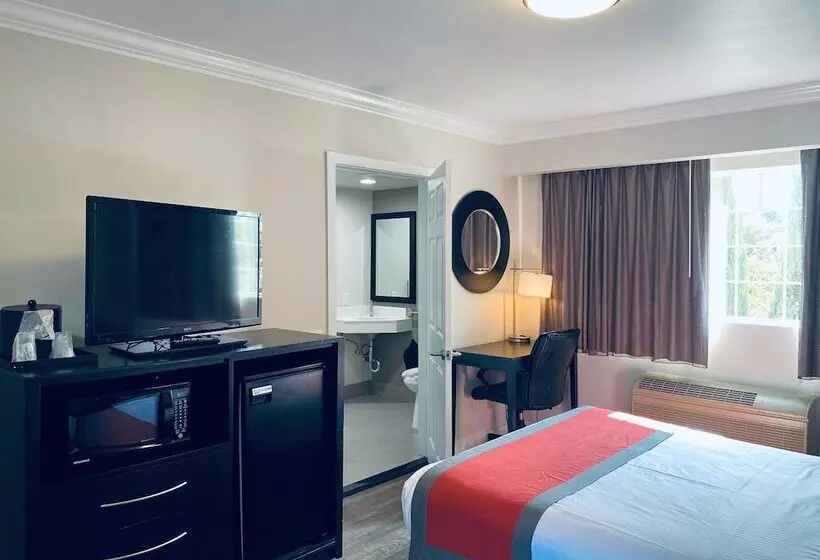 هتل The Lexmar  Dodger Stadium Hollywood