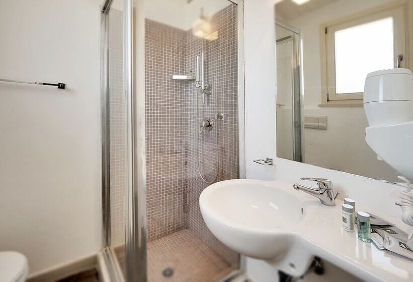 فندق Villa Del Lauro