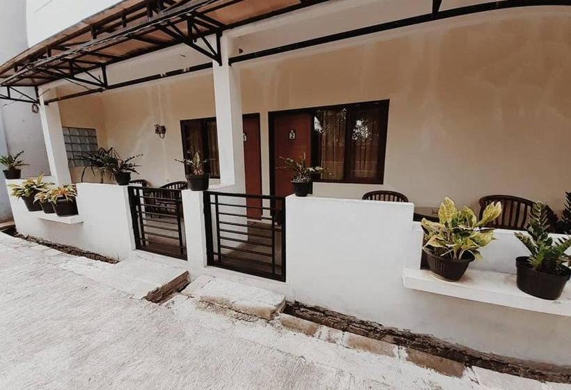 בית מלון כפרי Galuh Sehati  Redpartner