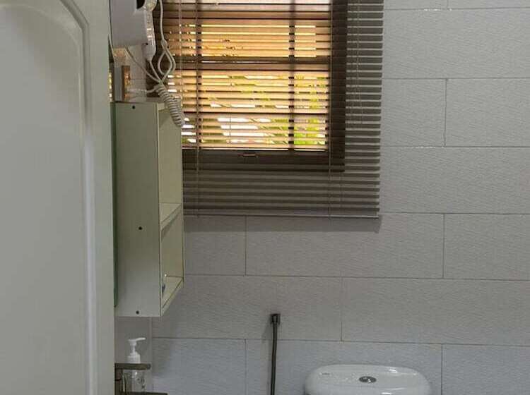 هتل Madaki S Executive Suites