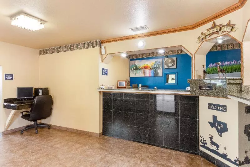 Hotelli Freer Executive Inn And Studios