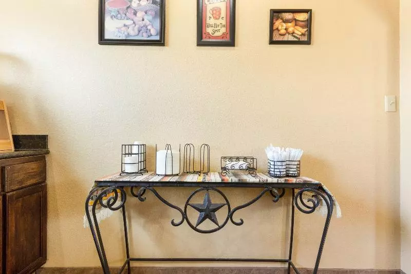 Hotelli Freer Executive Inn And Studios