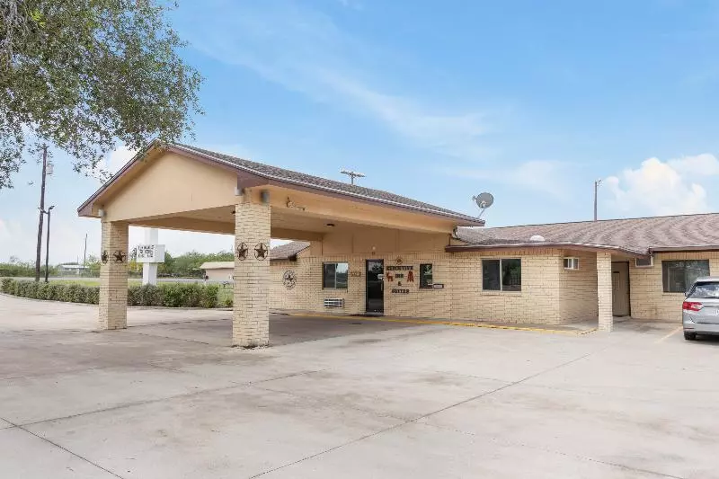 Hotelli Freer Executive Inn And Studios