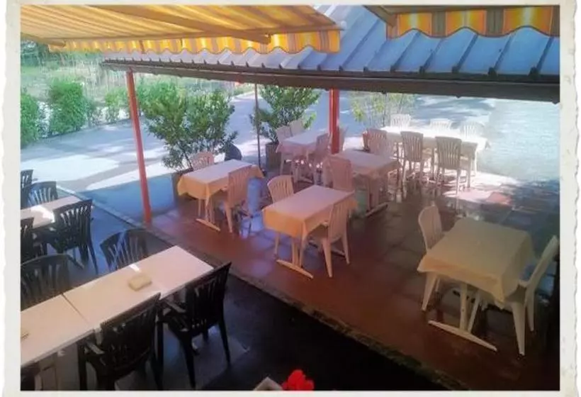 ペンション Ristorante Dosso