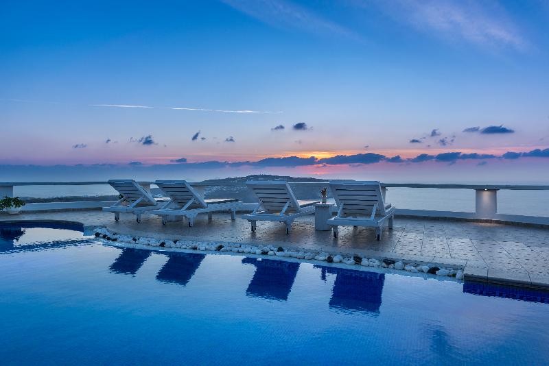 فندق Athermi Suites Adults Only