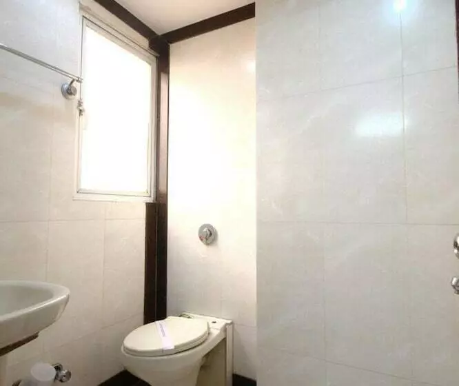 هتل Chanchal Deluxe