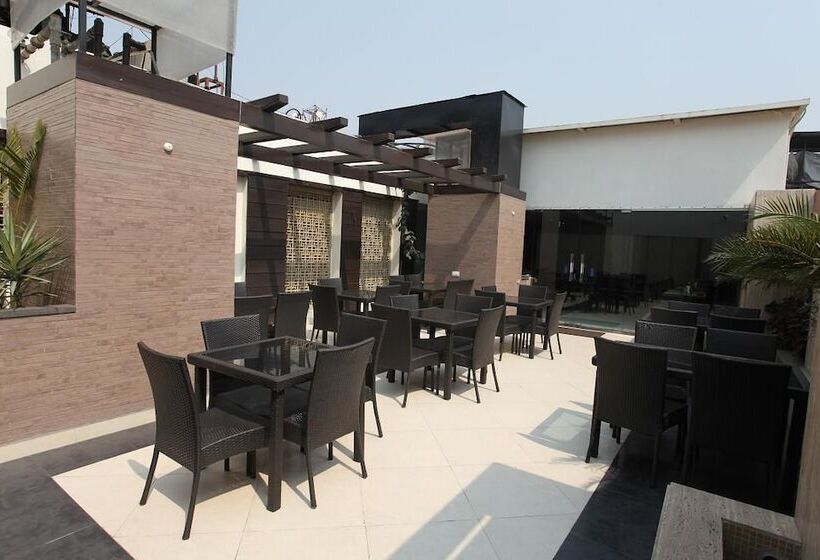 ホテル Chanchal Deluxe