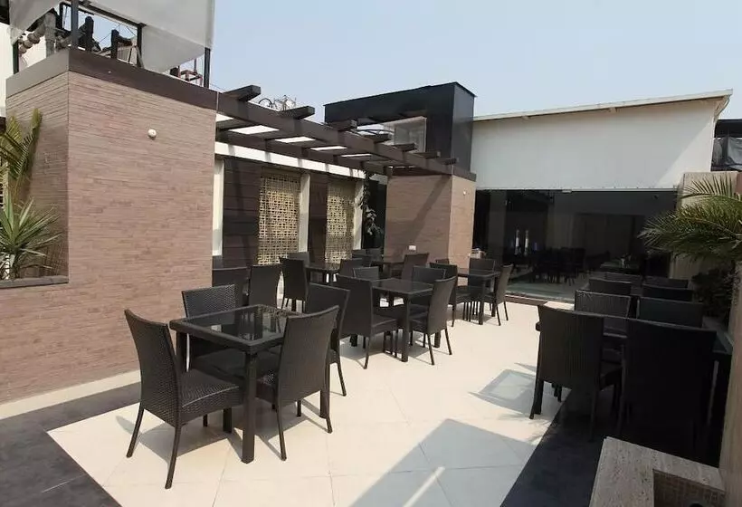 هتل Chanchal Deluxe