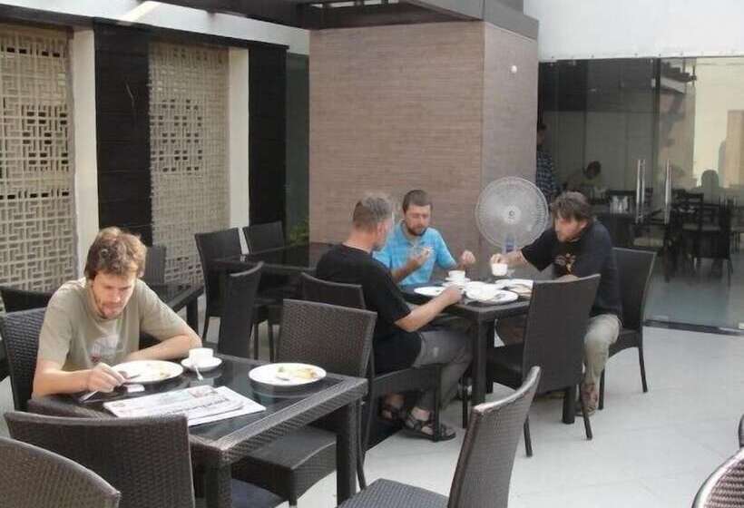 ホテル Chanchal Deluxe