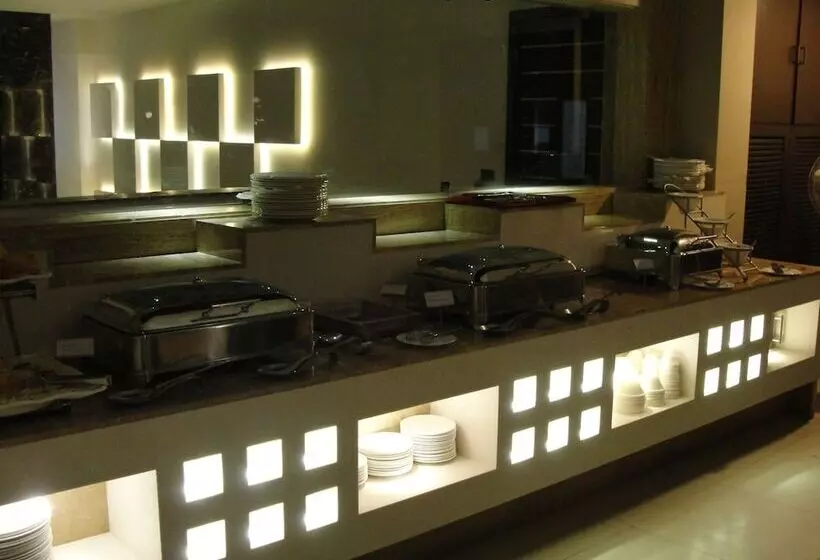 هتل Chanchal Deluxe